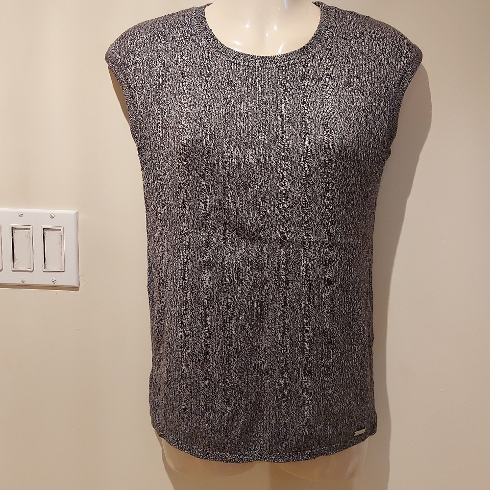 ❣️Ladies Calvin Klein sleeveless top size S (#470)✅️
